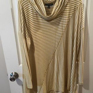 Cha Cha Vente Yellow/White Medium Sweater Top